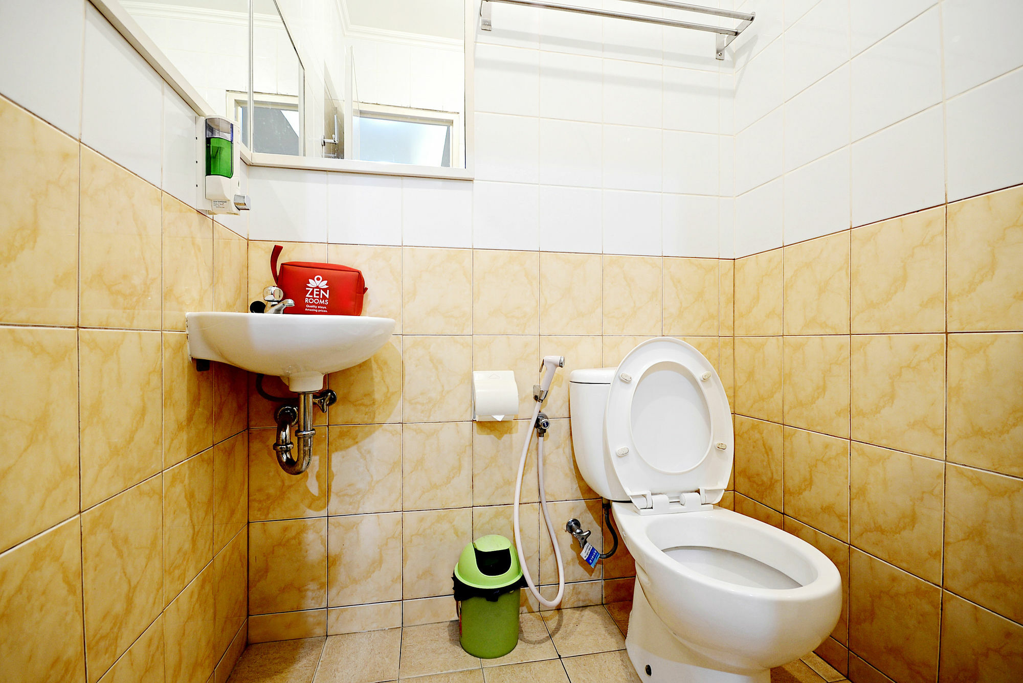 Zen Rooms Cideng Barat Jakarta Luaran gambar